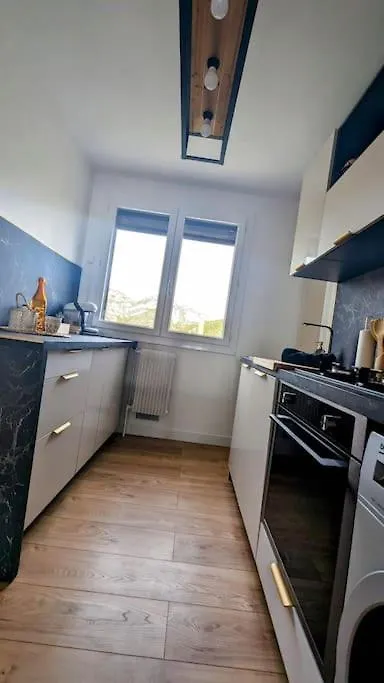 Ideal Sea View, Near Calanques &Velodrome -Parking Marseille 0*,